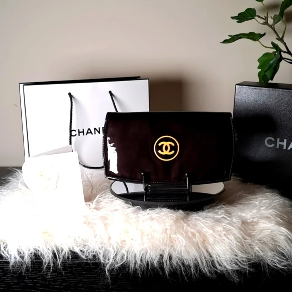 CHANEL Patent Trousse Maquil Clutch Wallet Black Like New
